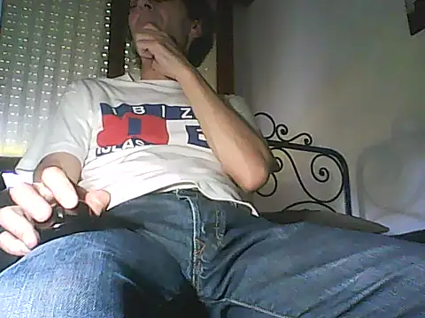 Snapshot of Moro_ra chatting on 05/22/26, 11:49 Moro ra online show from 05/22/26, 11:49