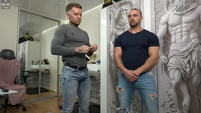 Snapshot of NickHOWLEN chatting on 12/02/25, 02:34 NickHOWLEN online show from 12/02/25, 02:34