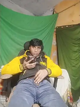 Snapshot of desiboy1101 chatting on 11/29/25, 02:20 desiboy1101 online show from 11/29/25, 02:20