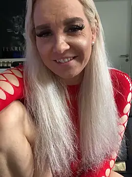 MIA-XXX online show from 09/17/25, 01:35