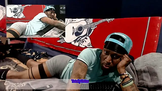 Snapshot of iBreakHeartz chatting on 01/16/25, 06:35 iBreakHeartz online show from 01/16/25, 06:35