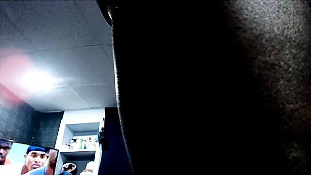 Snapshot of iBreakHeartz chatting on 02/19/25, 11:46 iBreakHeartz online show from 02/19/25, 11:46