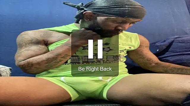 Snapshot of iBreakHeartz chatting on 11/26/25, 12:50 iBreakHeartz online show from 11/26/25, 12:50