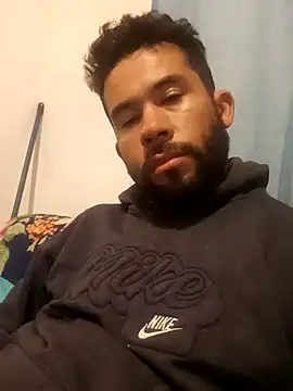 Snapshot of DOM22CM chatting on 10/23/25, 03:39 DOM22CM online show from 10/23/25, 03:39