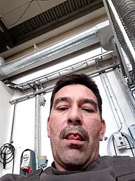 Snapshot of dick81 chatting on 05/15/26, 01:51 dick81 online show from 05/15/26, 01:51