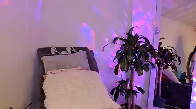 kirasofia online show from 01/22/25, 03:41