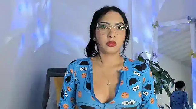 kirasofia online show from 02/01/25, 04:24