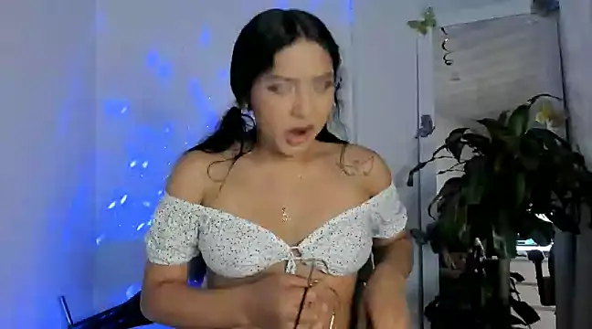 kirasofia online show from 03/11/25, 05:38