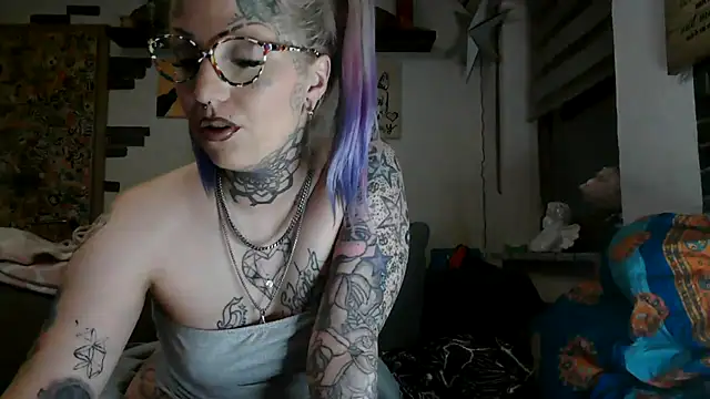RoxxyInk online show from 05/25/26, 01:11