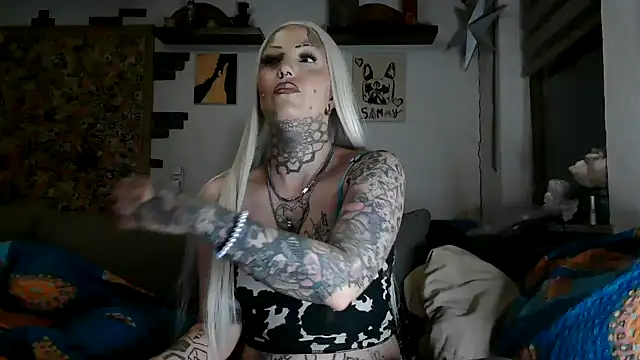 RoxxyInk online show from 06/15/26, 09:17
