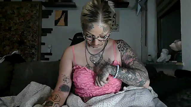 RoxxyInk online show from 07/20/26, 02:59