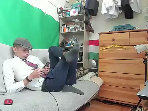 Snapshot of viraglaci18@xh chatting on 10/12/25, 01:21 viraglaci18xh online show from 10/12/25, 01:21