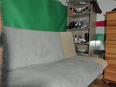 Snapshot of viraglaci18@xh chatting on 10/13/25, 11:32 viraglaci18xh online show from 10/13/25, 11:32