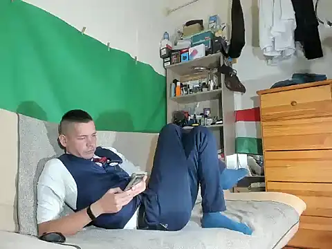 Snapshot of viraglaci18@xh chatting on 10/21/25, 11:33 viraglaci18xh online show from 10/21/25, 11:33