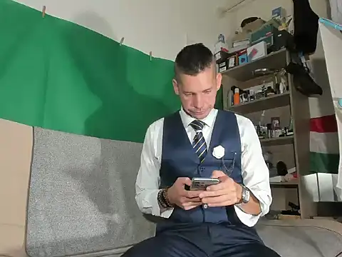 Snapshot of viraglaci18@xh chatting on 10/22/25, 08:36 viraglaci18xh online show from 10/22/25, 08:36