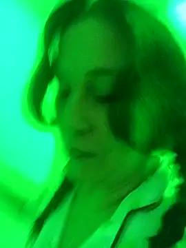 Snapshot of LADY_HELLEN chatting on 04/24/26, 12:18 LADY HELLEN online show from 04/24/26, 12:18