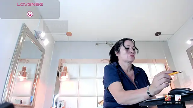 Snapshot of LADY_HELLEN chatting on 06/12/26, 07:02 LADY HELLEN online show from 06/12/26, 07:02