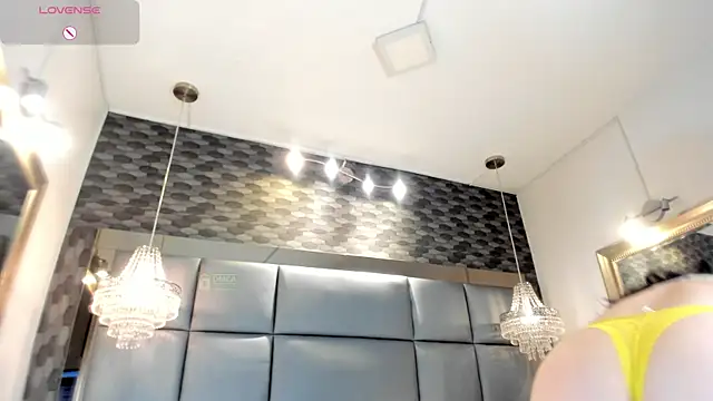 Snapshot of LADY_HELLEN chatting on 07/21/26, 06:43 LADY HELLEN online show from 07/21/26, 06:43