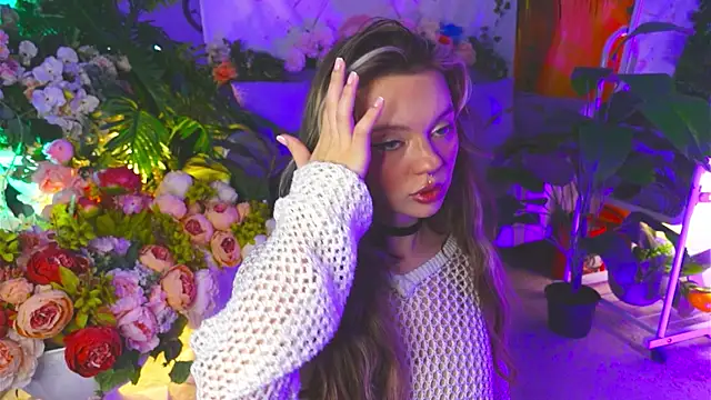 Snapshot of KristaBrooks chatting on 10/09/25, 01:31 KristaBrooks online show from 10/09/25, 01:31