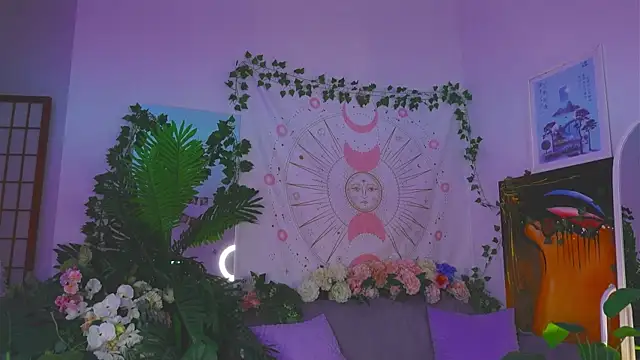 Snapshot of KristaBrooks chatting on 10/21/25, 03:35 KristaBrooks online show from 10/21/25, 03:35