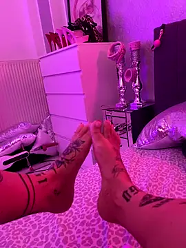  MelinaCurves  online show from 11/10/25, 09:14