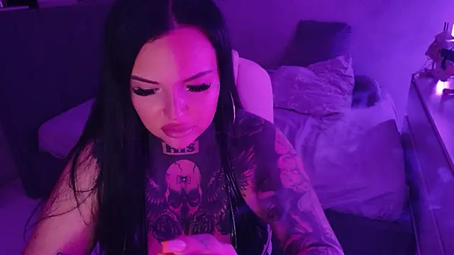  MelinaCurves  online show from 06/07/26, 12:37