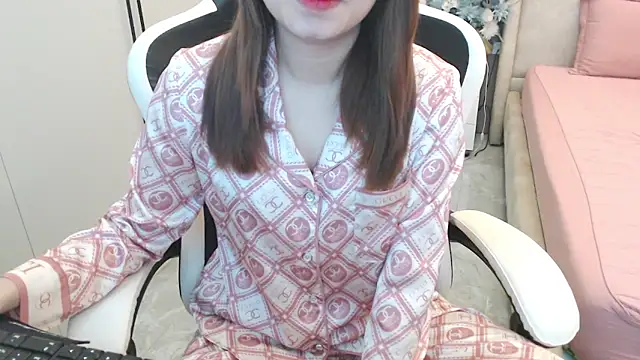 Hanako love online show from 12/23/24, 02:45