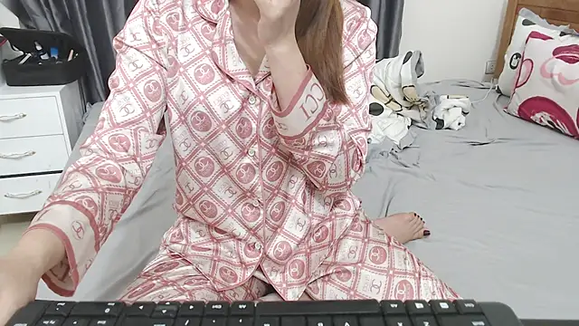 Hanako love online show from 02/01/25, 03:39