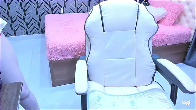 Snapshot of Toyota_Motor_Corporation chatting on 09/12/25, 11:15 Toyota Motor Corporation online show from 09/12/25, 11:15