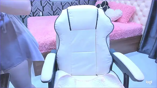 Snapshot of Toyota_Motor_Corporation chatting on 09/15/25, 11:16 Toyota Motor Corporation online show from 09/15/25, 11:16