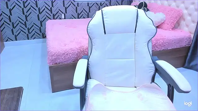 Snapshot of Toyota_Motor_Corporation chatting on 09/19/25, 11:16 Toyota Motor Corporation online show from 09/19/25, 11:16