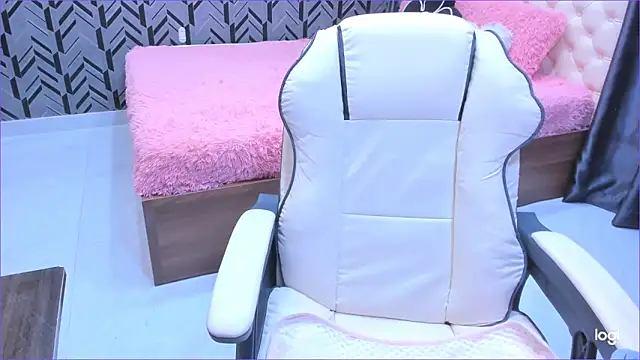 Snapshot of Toyota_Motor_Corporation chatting on 09/22/25, 11:18 Toyota Motor Corporation online show from 09/22/25, 11:18