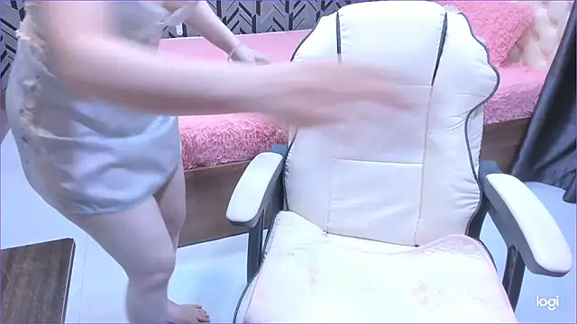 Snapshot of Toyota_Motor_Corporation chatting on 10/12/25, 11:15 Toyota Motor Corporation online show from 10/12/25, 11:15