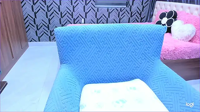 Snapshot of Toyota_Motor_Corporation chatting on 11/30/25, 11:20 Toyota Motor Corporation online show from 11/30/25, 11:20