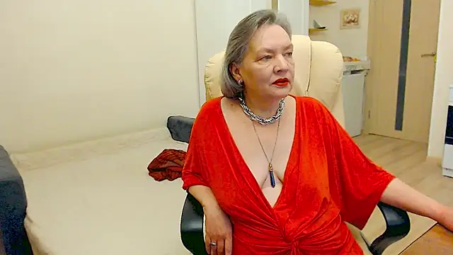 Snapshot of MomJaneSex chatting on 12/14/25, 02:06 MomJaneSex online show from 12/14/25, 02:06