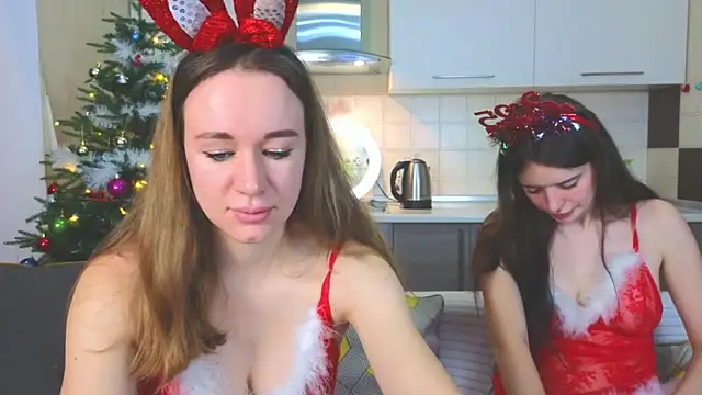 Snapshot of Naughty_Alice chatting on 12/28/24, 11:41 Naughty Alice online show from 12/28/24, 11:41