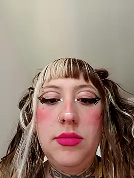 Snapshot of cindy_ink chatting on 11/18/25, 06:34 cindy ink online show from 11/18/25, 06:34