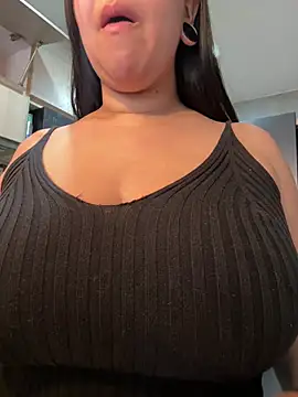 Snapshot of emilyjohanson chatting on 03/18/25, 02:15 emilyjohanson online show from 03/18/25, 02:15
