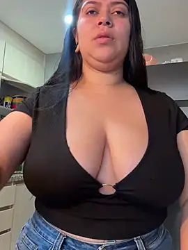 Snapshot of emilyjohanson chatting on 03/20/25, 01:48 emilyjohanson online show from 03/20/25, 01:48