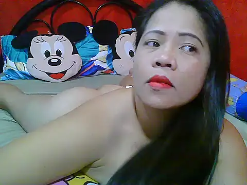 Snapshot of xsweetlips69x chatting on 02/23/25, 03:40 xsweetlips69x online show from 02/23/25, 03:40