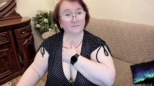 leiamillersonn online show from 10/02/25, 06:15