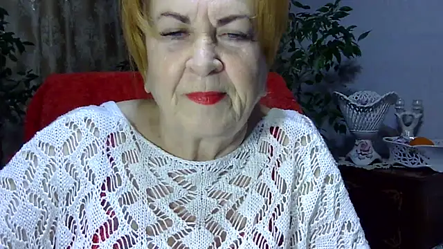Emma52610 online show from 12/29/24, 07:06