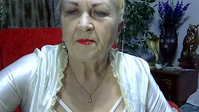 Emma52610 online show from 03/18/25, 06:04