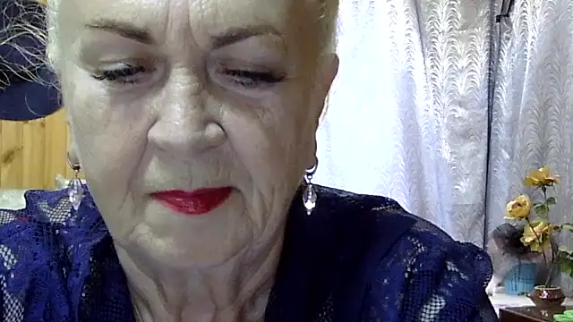 Snapshot of Emma52610 chatting on 09/30/25, 11:26 Emma52610 online show from 09/30/25, 11:26