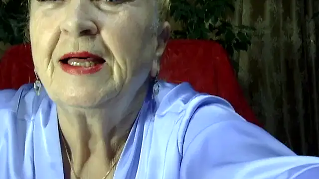 Snapshot of Emma52610 chatting on 11/04/25, 12:15 Emma52610 online show from 11/04/25, 12:15