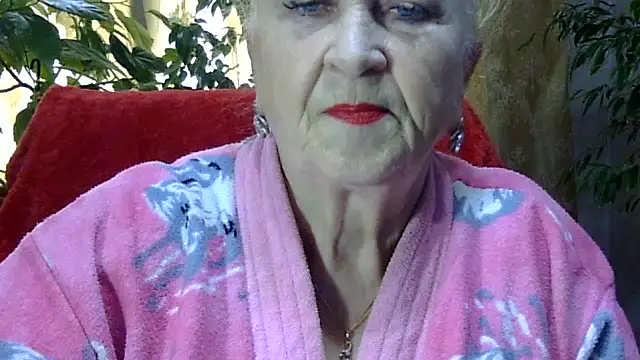 Snapshot of Emma52610 chatting on 11/15/25, 08:22 Emma52610 online show from 11/15/25, 08:22