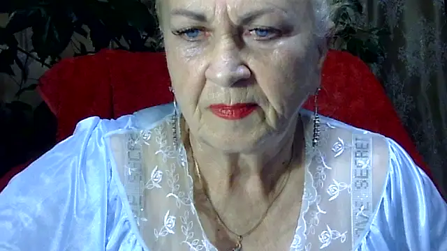 Snapshot of Emma52610 chatting on 11/18/25, 07:35 Emma52610 online show from 11/18/25, 07:35