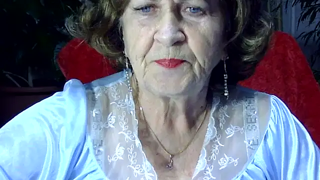 Snapshot of Emma52610 chatting on 11/21/25, 05:00 Emma52610 online show from 11/21/25, 05:00