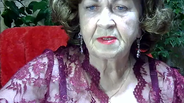 Snapshot of Emma52610 chatting on 11/25/25, 03:23 Emma52610 online show from 11/25/25, 03:23