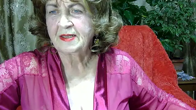 Snapshot of Emma52610 chatting on 02/17/26, 04:35 Emma52610 online show from 02/17/26, 04:35